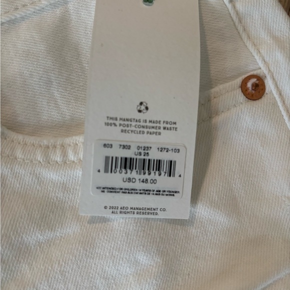 American Eagle’s Premium AE77 White Cut Off Jean Shorts NWT - Picture 5 of 5